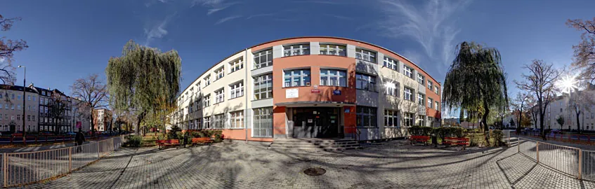 Szkoła Podstawowa Nr 2 w Głogowie - wirtualna wycieczka 360°