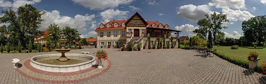 Zespół Pałacowo-Parkowy Bądzów - wirtualna wycieczka 360°